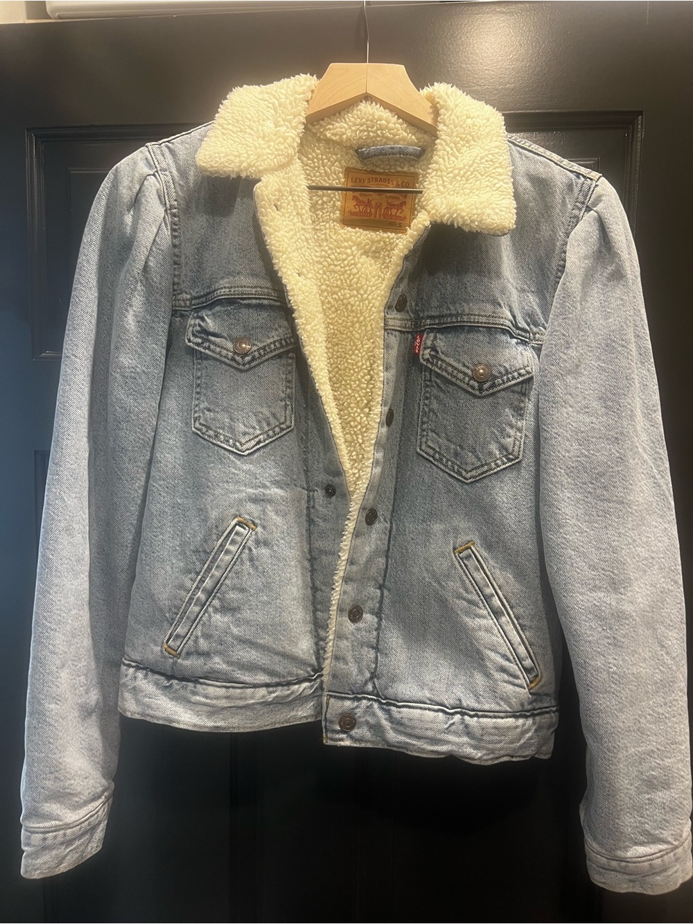 Levi's Light Blue Denim Jacket with Cream Sherpa Lining